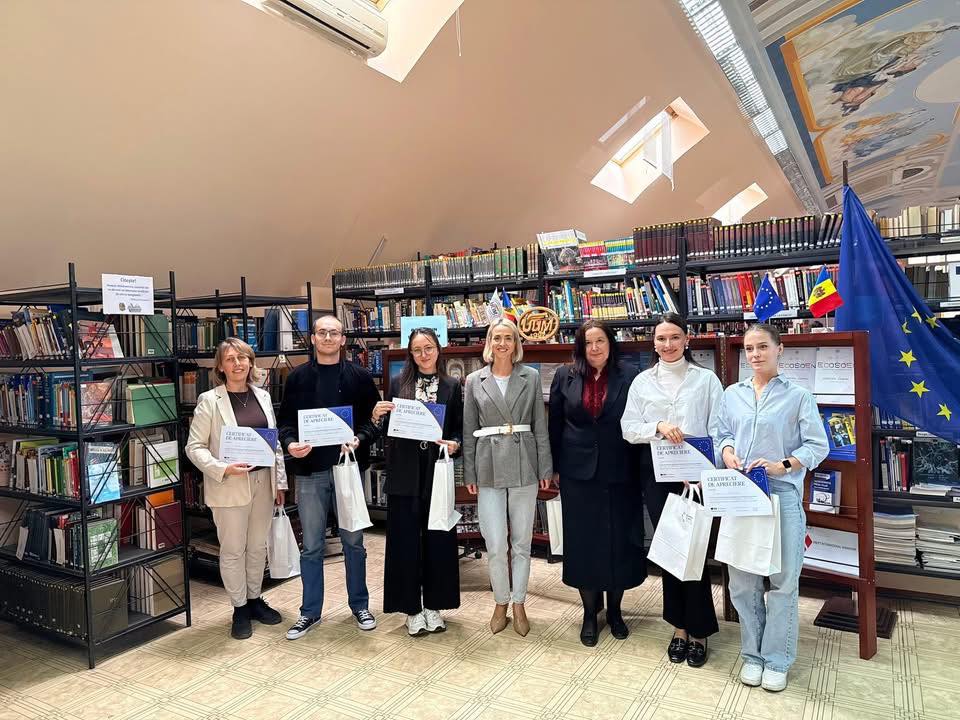 Simpozionul științific studențesc dedicat Zilei Europene a Limbilor, cu genericul „𝑬𝒅𝒖𝒄𝒂𝒕̦𝒊𝒂 𝒑𝒍𝒖𝒓𝒊𝒍𝒊𝒏𝒈𝒗𝒂̆: 𝒎𝒆𝒔𝒆𝒓𝒊𝒆 𝒔̦𝒊 𝒓𝒆𝒂𝒍𝒊𝒕𝒂𝒕𝒆”, ediția a VIII-a. 