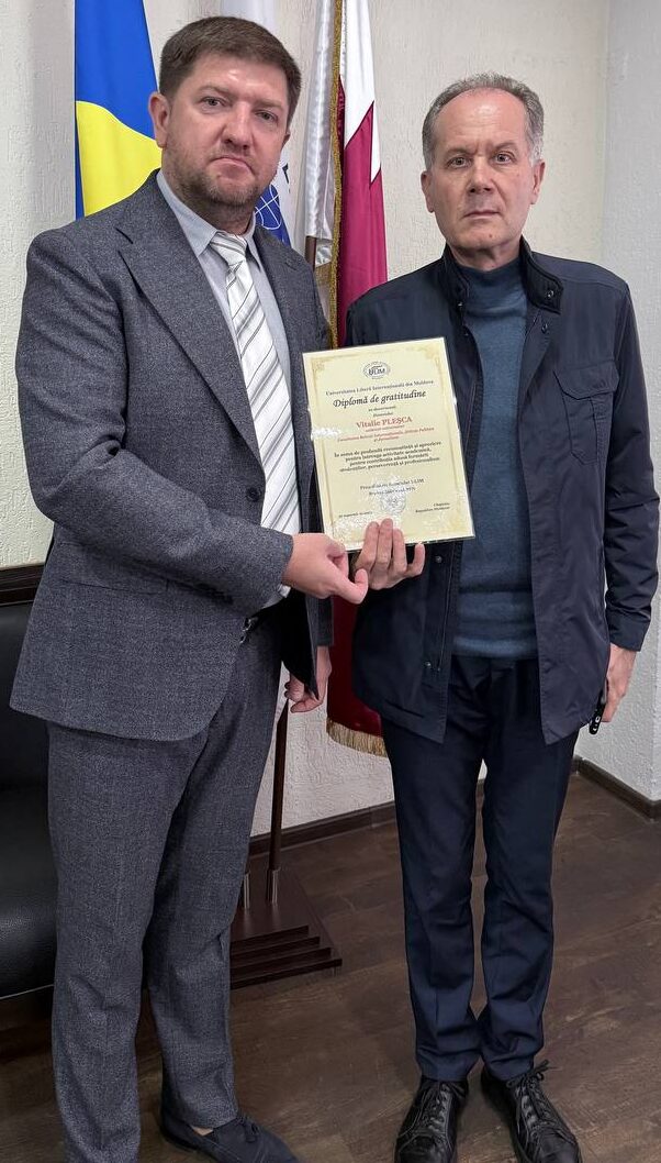 Înmânarea distincțiilor cadrelor didactice